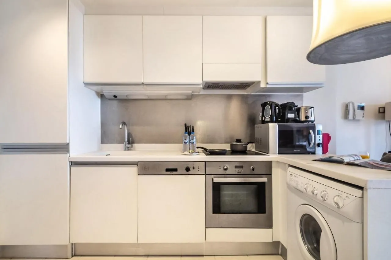 Luxury Studio In Emaar Residence Fashion Avenue Dubaj Apartament